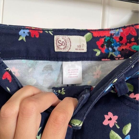 SO Floral Blue Boho Shorts 28 in. waist - Picture 5 of 5
